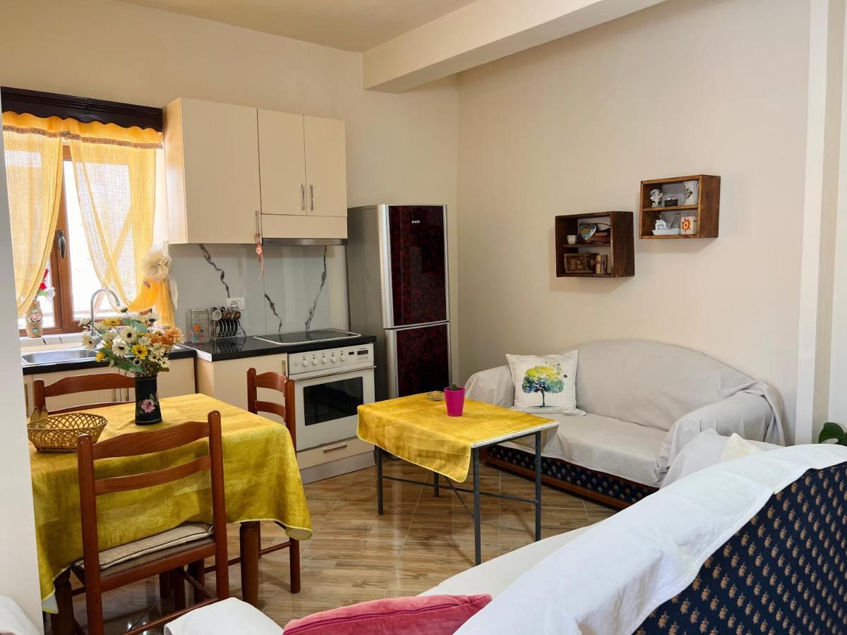 Villa Ensalv Berat - Apartment - Room - Penthouse Ngoại thất bức ảnh