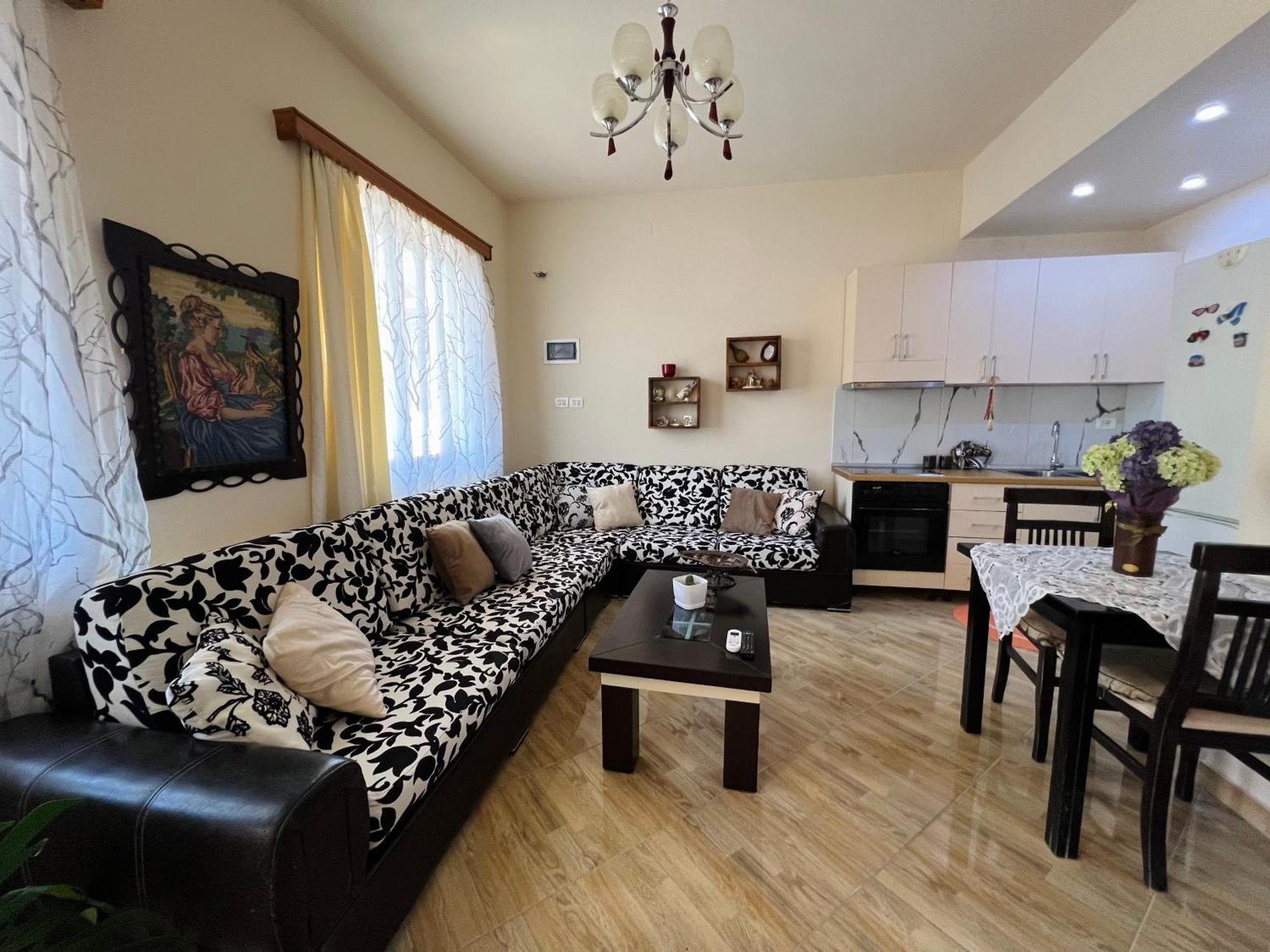 Villa Ensalv Berat - Apartment - Room - Penthouse Ngoại thất bức ảnh