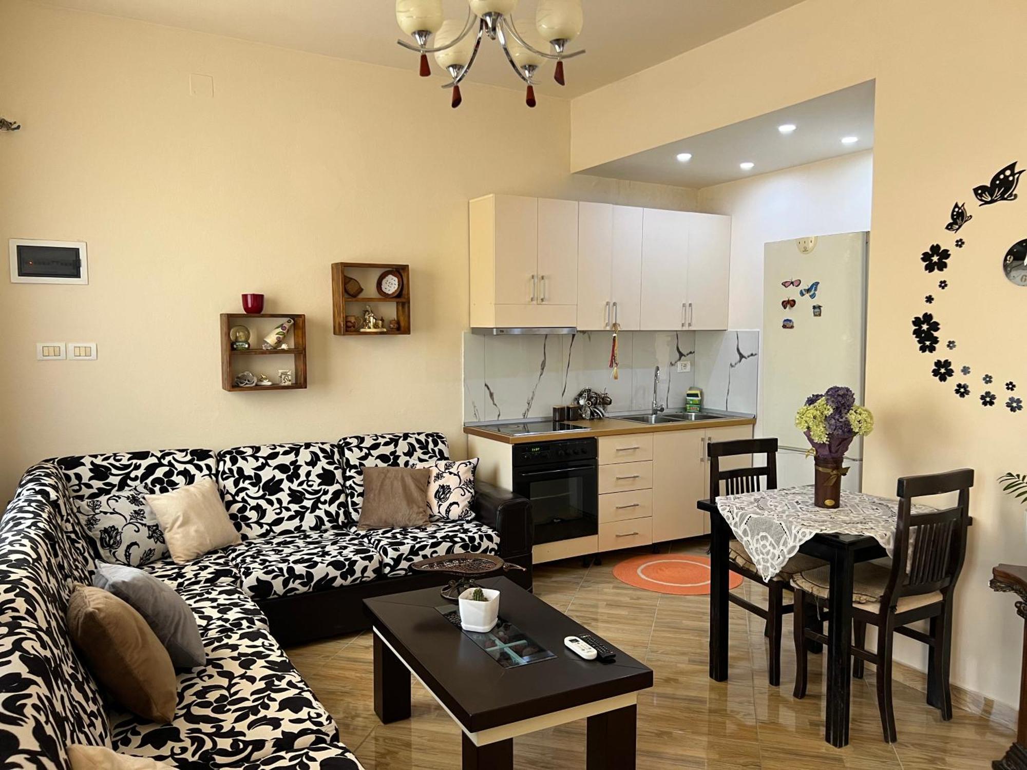 Villa Ensalv Berat - Apartment - Room - Penthouse Ngoại thất bức ảnh