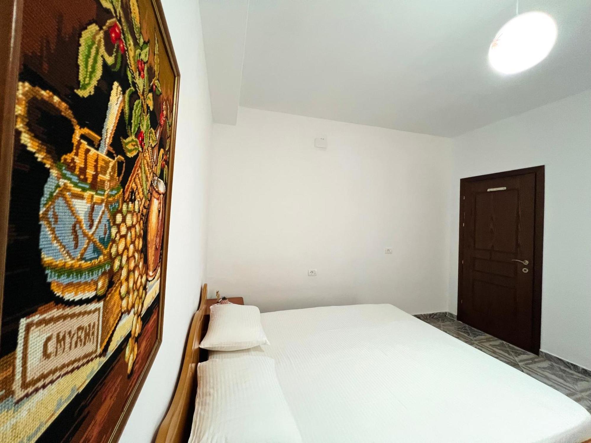Villa Ensalv Berat - Apartment - Room - Penthouse Ngoại thất bức ảnh
