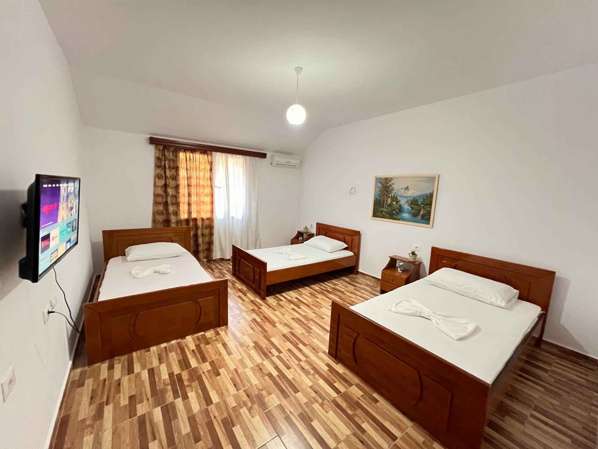 Villa Ensalv Berat - Apartment - Room - Penthouse Phòng bức ảnh