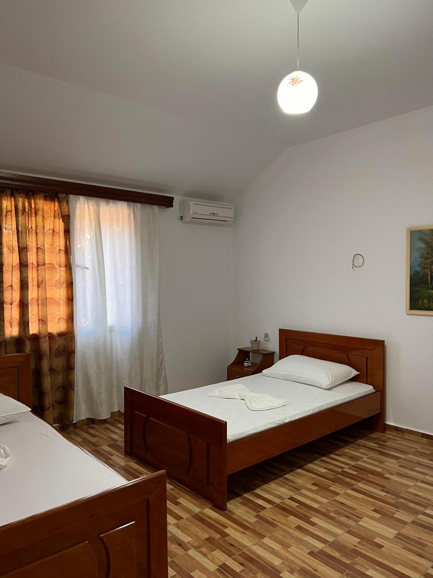 Villa Ensalv Berat - Apartment - Room - Penthouse Phòng bức ảnh