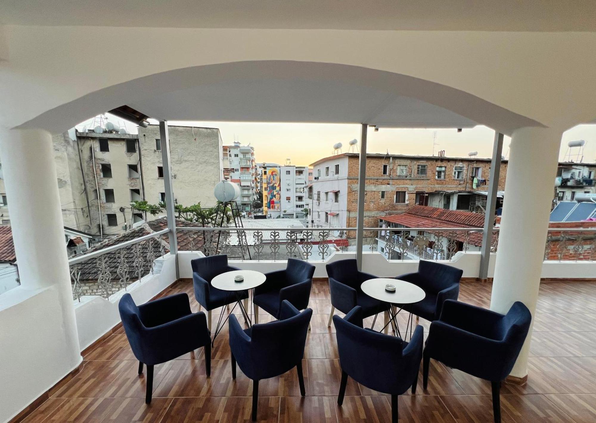 Villa Ensalv Berat - Apartment - Room - Penthouse Ngoại thất bức ảnh