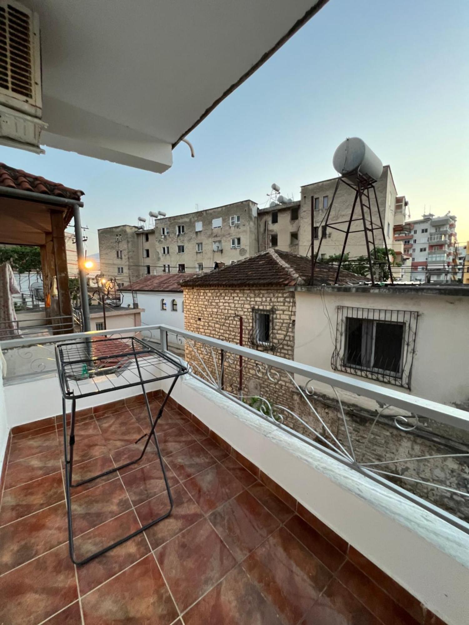 Villa Ensalv Berat - Apartment - Room - Penthouse Ngoại thất bức ảnh
