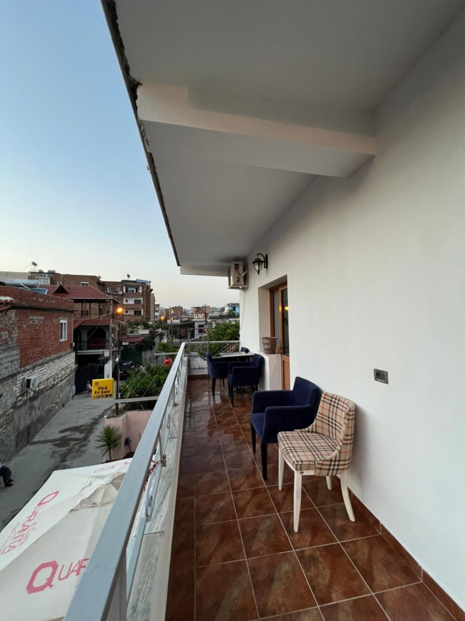 Villa Ensalv Berat - Apartment - Room - Penthouse Phòng bức ảnh